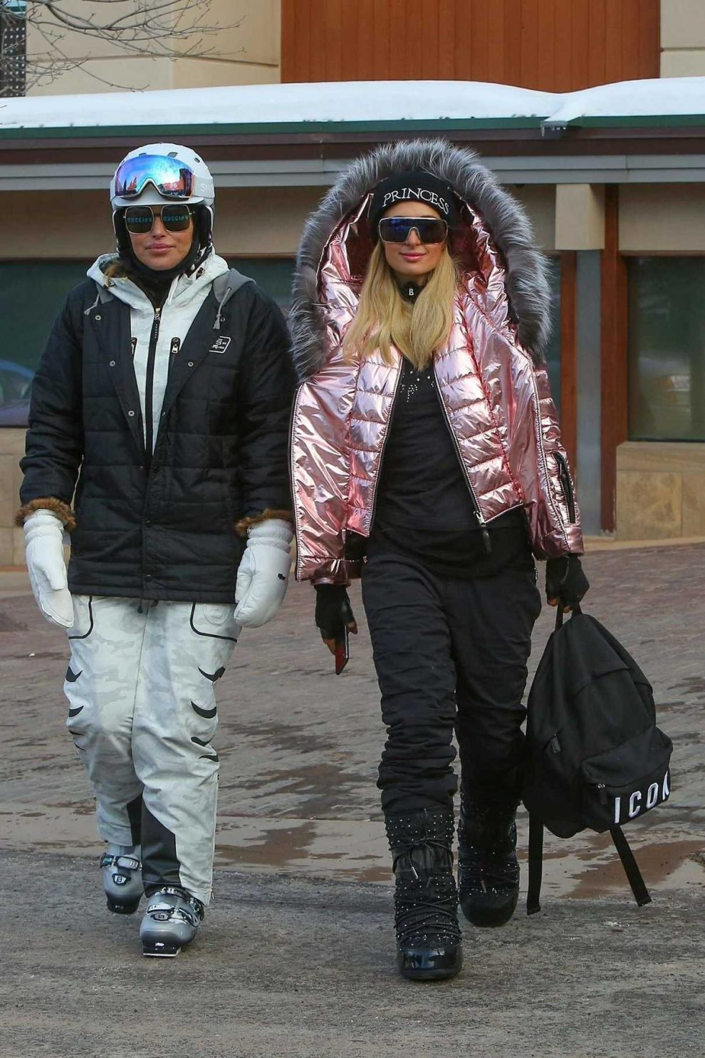 Paris Hilton, moon boots